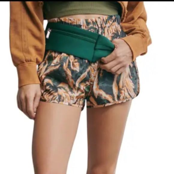 NWT - FP MOVEMENT Printed The Way Home Shorts In Black Combo - Picture 3 of 10